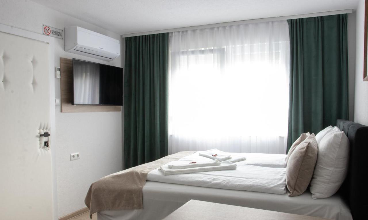2 Apartment *
