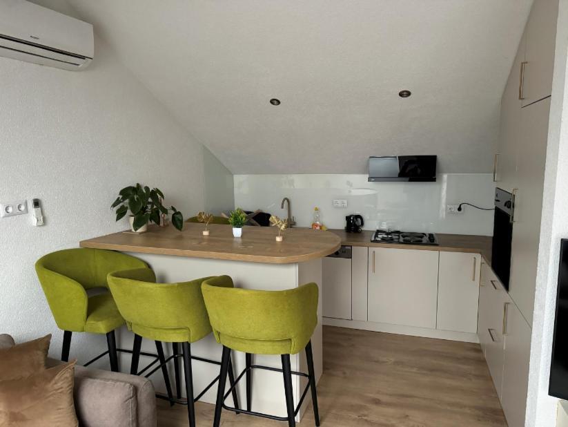 Apartment 2 *