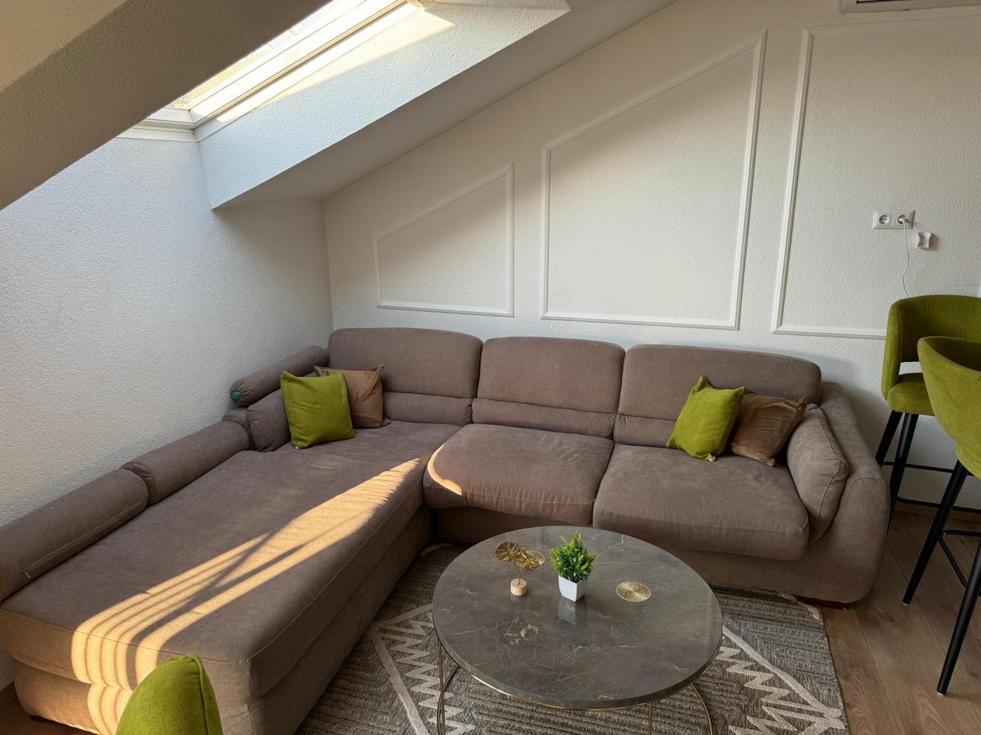Apartment 2 *