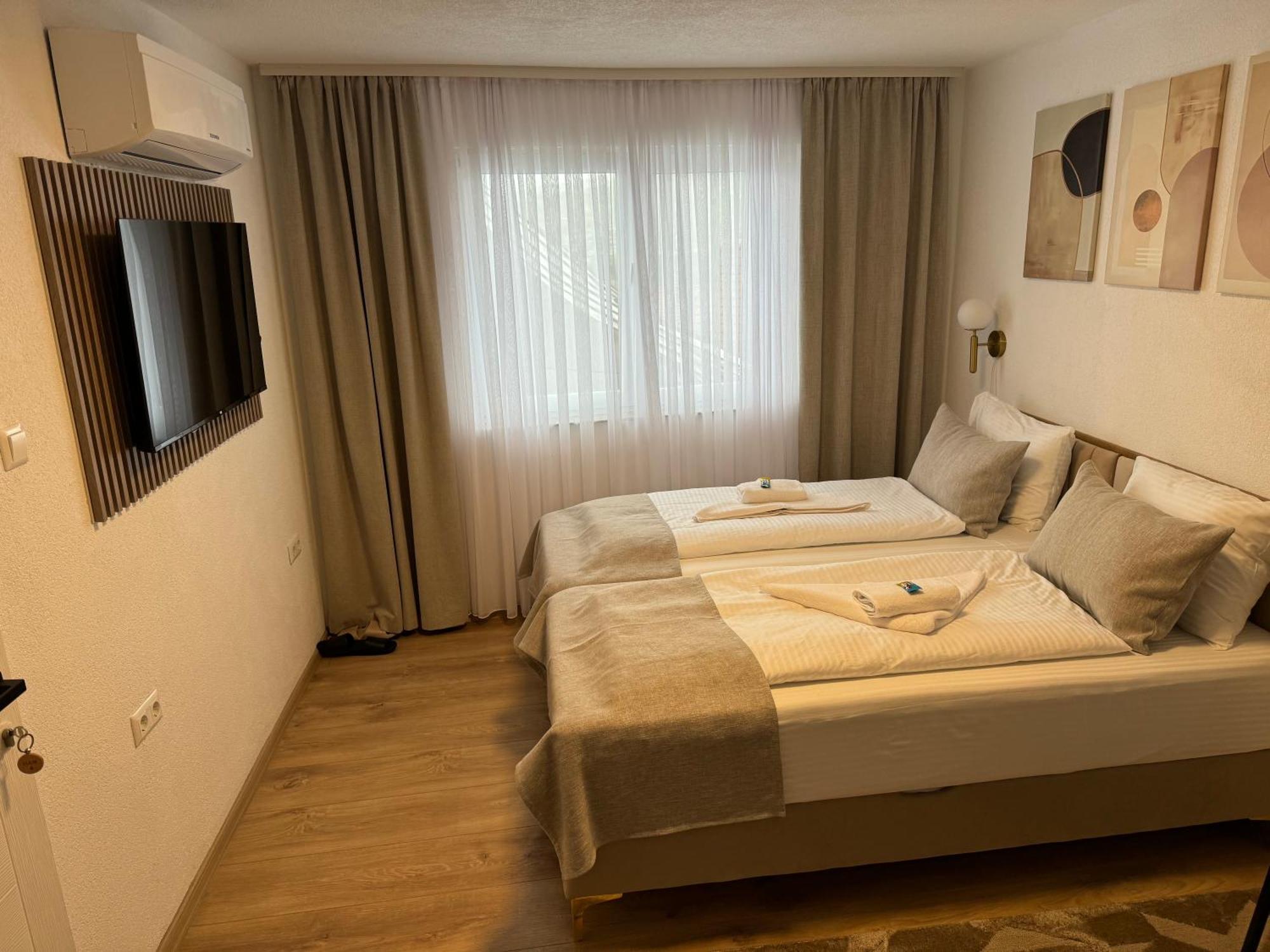2 Apartment *